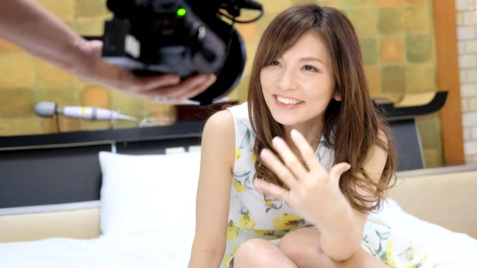 Slender beauty with an M-like personality - always looking at the camera no matter what - Special Series