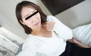 欲求不满的人妻发来了DM，和她一起啪啪啪！