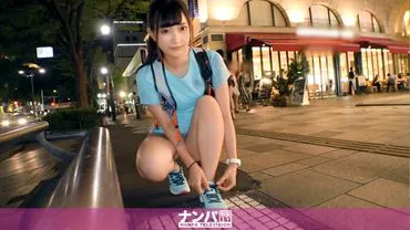 Highly conscious running girl! The guard is strict and angry... but still, without giving up, begged and somehow managed to start having sex, squirting and climaxing like crazy!!