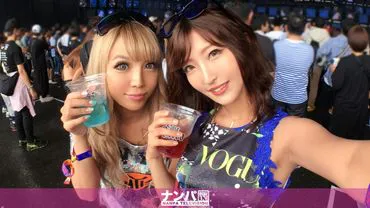 平成时代最后一次 U0TRA JAPAN，两位最高电压的情色美女同一天在酒店等你！高度紧张的气氛将发展成一场 4P 狂欢盛典！在最默契的氛围中做爱，直到精液耗尽！