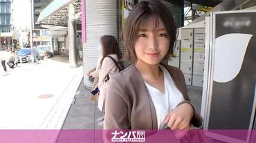 Seriously easygoing, first shoot. 1643 Kansai dialect with a gentle and sootng smile! However, the pushover and sultry older sister is weak to ear teasing and falls immediately! She feels everytng as she is made to look droopy-eyed and helpless!