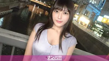 真软派，初次拍摄。 2002 【黑发×巨乳×美女】接吻后就能在裤子上留下爱液的美女。插入后，美女会逐渐发出大声的喘息。反复达到高潮，抓住床单边缘扭动身体的美女。被如此色情的美女榨取了精子。