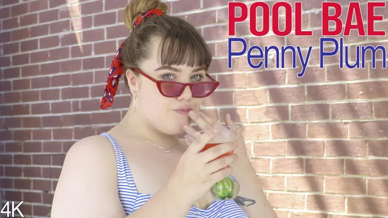 GirlsOutWest Penny Plum Pool Bae" -> "Bae Penny Plum của GirlsOutWest tại hồ bơi