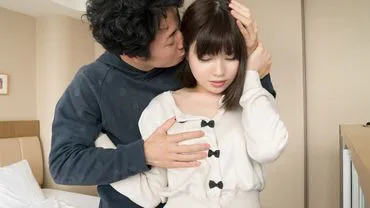 捶打过多，浑身是汗。友好的舔舐和性爱 / Yurina