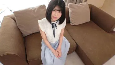 ถ่ายแรก คนที่สองในชีวิต.. อายุ 18 ปี ไร้เดียงสา เธอรอคอยชีวิตในมหาวิทยาลัยอย่างใจจดใจจ่อ และจิตใจของเธอก็เต็มไปด้วยความคิดที่เร้าอารมณ์ เธอพบกับความสุขอย่างต่อเนื่องที่เธอไม่สามารถได้รับโดยลำพัง..