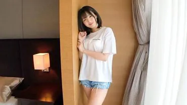 [First Time Filming] [Active College Student with Fair and Soft Skin] [Transformed into a Melting Expression] 'I Really Love Kissing..' Although she gave off a boyish impression, when stimulated in the right spot by a big penis piston.. Amateur Applicant, First AV Filming 209.