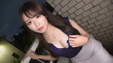 【Although sexless with her husband...】In fact, she is a beautiful married woman who used to be a flight attendant. With her seductive gaze, she tempts me, so let's give her a thorough pounding!【First Shoot】Applied for AV on the internet → AV experience shooting 2043