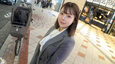 Binkan physique! A super career woman who gets wet just by touching appears on Shiroto TV! No mercy for her, who says, "Please be rough..." Demon piss back! Please listen to her moans that come out despite trying to hold back! [First Shoot] AV application on the internet → AV experience shooting 2223