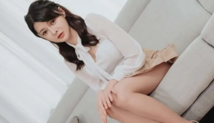 想当模特儿的出版社办公室职员 (AN9-013)