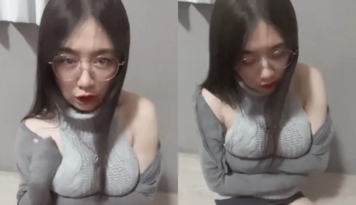 Premier jour de travail pour la secrétaire adulte de TikTok