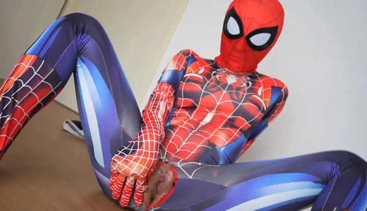 Une petite amie perverse séduit en costume d&#39;araignée