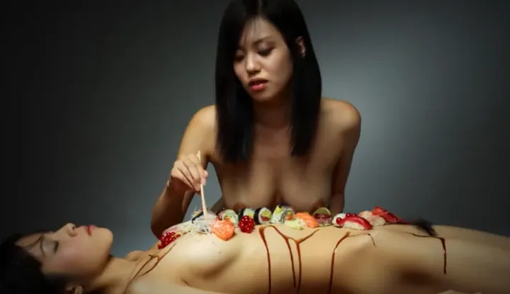 Cơ thể nữ của Konata và Lulu