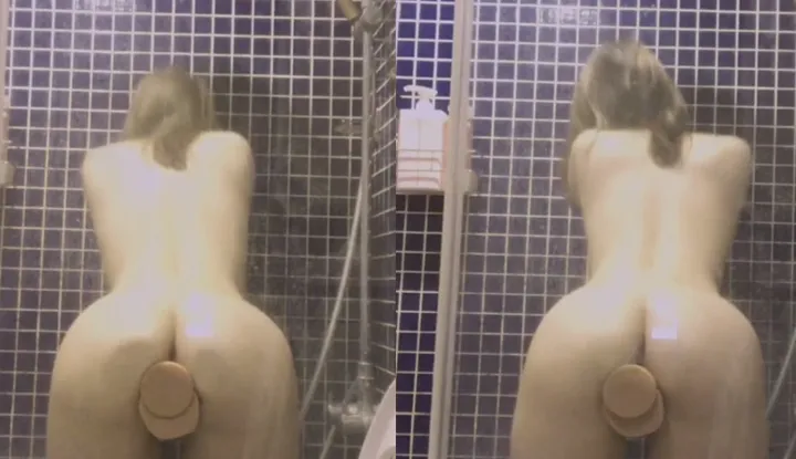 Masturbation im Badezimmer
