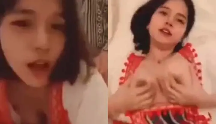 Em gái bị làm khó và vẫn thèm nghịch sữa ~ Ngày càng khó khăn hơn và khó khăn hơn.