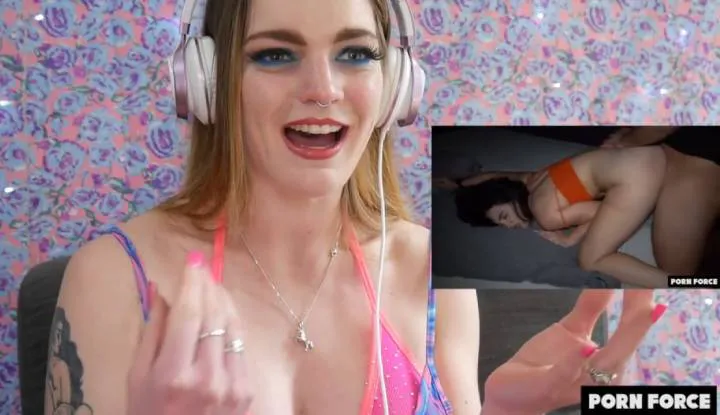Carly Rae Summers Reacts to ROUGH POWER FUCK MAKES HER BRAIN MELT - PF Porn Reactions Ep IV ´