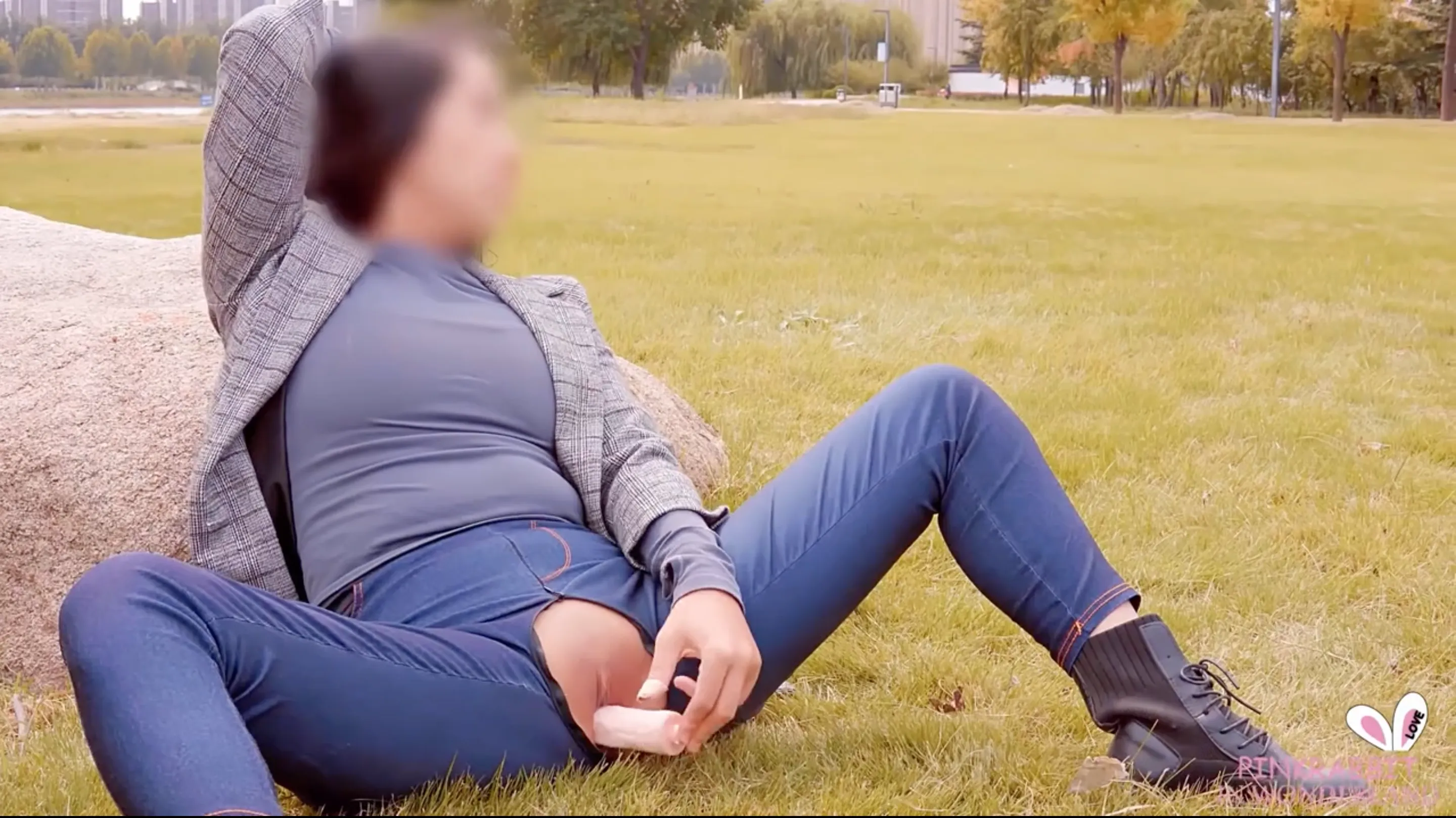 Empty Park is Perfect for Public Nasty Business!!
