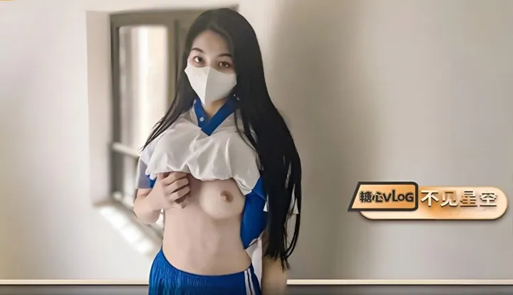 偶遇逃课优等生在楼道自慰