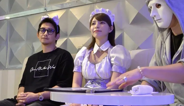 Take a bad fighter to the maid cafe run by Ai Uehara! The result made m super unhappy www