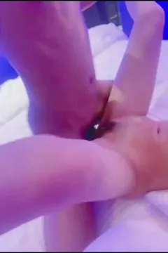 Làm thế nào để mở chân hình chữ V cho bạn có thể làm tình~