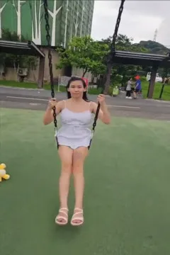 Succulent plants are playing in the park without a bra~