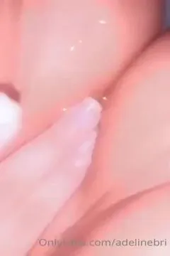 Adeline Bri Erotic จับแล้วรู้สึกเปียกสุดๆ