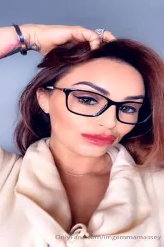 Do these plump lips look a bit like Angelina Jolie's?