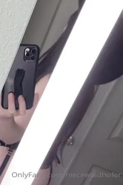 Niece Waidhofer ~ Sexy Leather Combo Looks Hella Hot!!