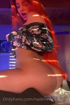 Nadezhda M 享受我的美尻吧