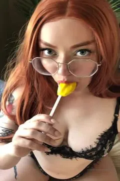Emma Magnolia möchte deinen unteren Lutscher essen
