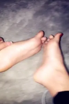 有没有足控爱我的美脚