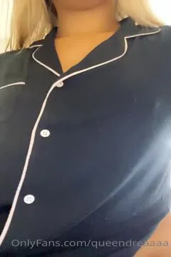 Queendreaaaa Fisting ～ Bạn sẽ bị sốc khi vén lên