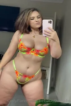 Kebabs0verabs 性感泳衣来了