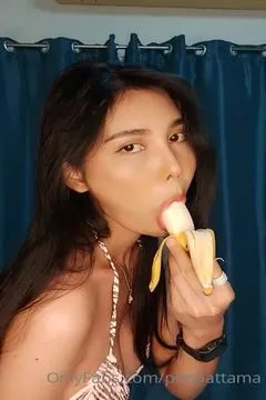OF PimPattama bigtit thai hottie ~ wanna have a banana exchange with me?