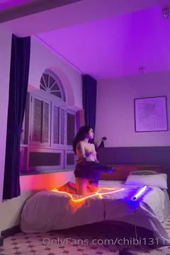 [越南] 高颜质OF主chibi1311～床上抖动美乳诱惑