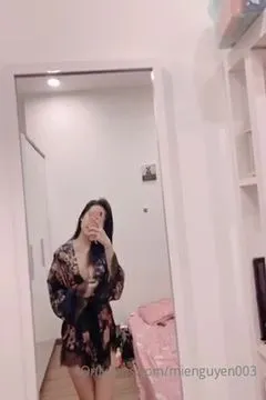 趁老公还没回家自拍新买的睡衣