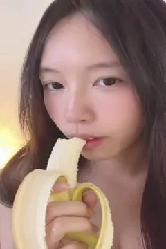 Shiroissad～Manger une banane tout nu