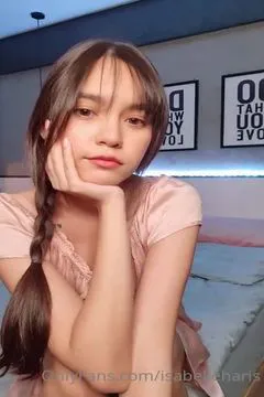 Đang đợi bạn trai trở về nhà.