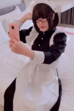 Does yukidollu need maids to help?
