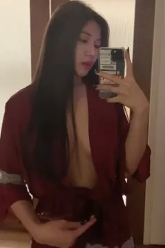 La nouvelle chemise de nuit de Ms.Puiyi, la millionnaire influencer, est-elle belle ?