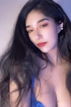 Fantasyuanm muốn lén lút quyến rũ bạn.