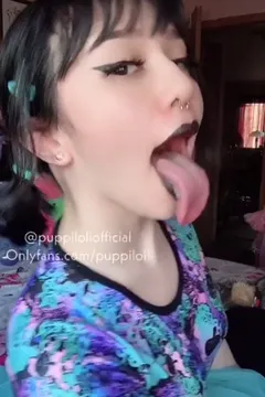 Lưỡi nhỏ linh hoạt.