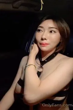 Does Muaymyb like to drive out naked in the middle of the night?