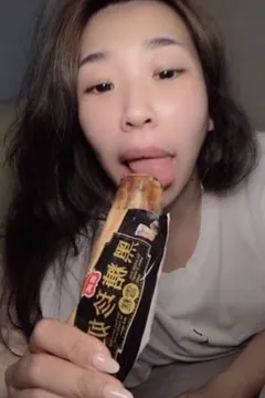 heart_m_honey展现灵活舌功