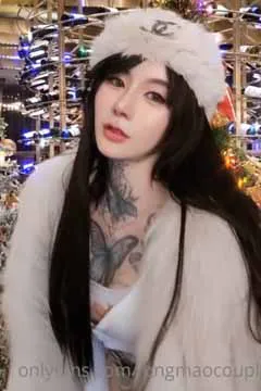 Bạn muốn một món quà Giáng Sinh hay tôi, Longmaocouple?