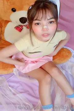 Demidollz sexy busty girl