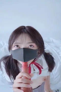Anh trai hongkongdoll có muốn chen vào một chút không?