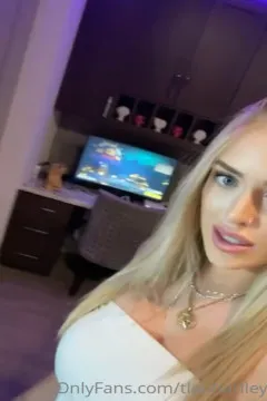 คุณต้องการไปยังห้องของ Tiauna Riley หรือไม่?