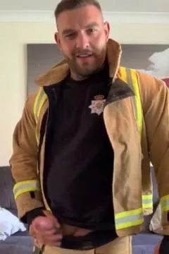 Is there a girl who needs Andy Lee's help to put out a fire?