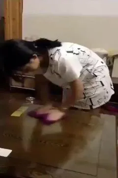 趁妹妹不注意偷拍
