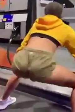 加油站遇到超辣电臀妹